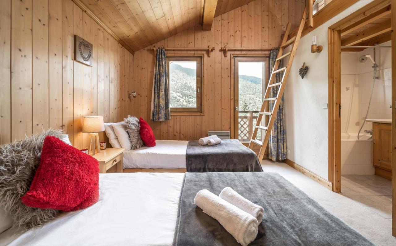 Chalet Himalaya , 10 Person Chalet With 5 Ensuite Bedrooms And Outdoor Jacuzzi In Meribel Centre Exterior photo