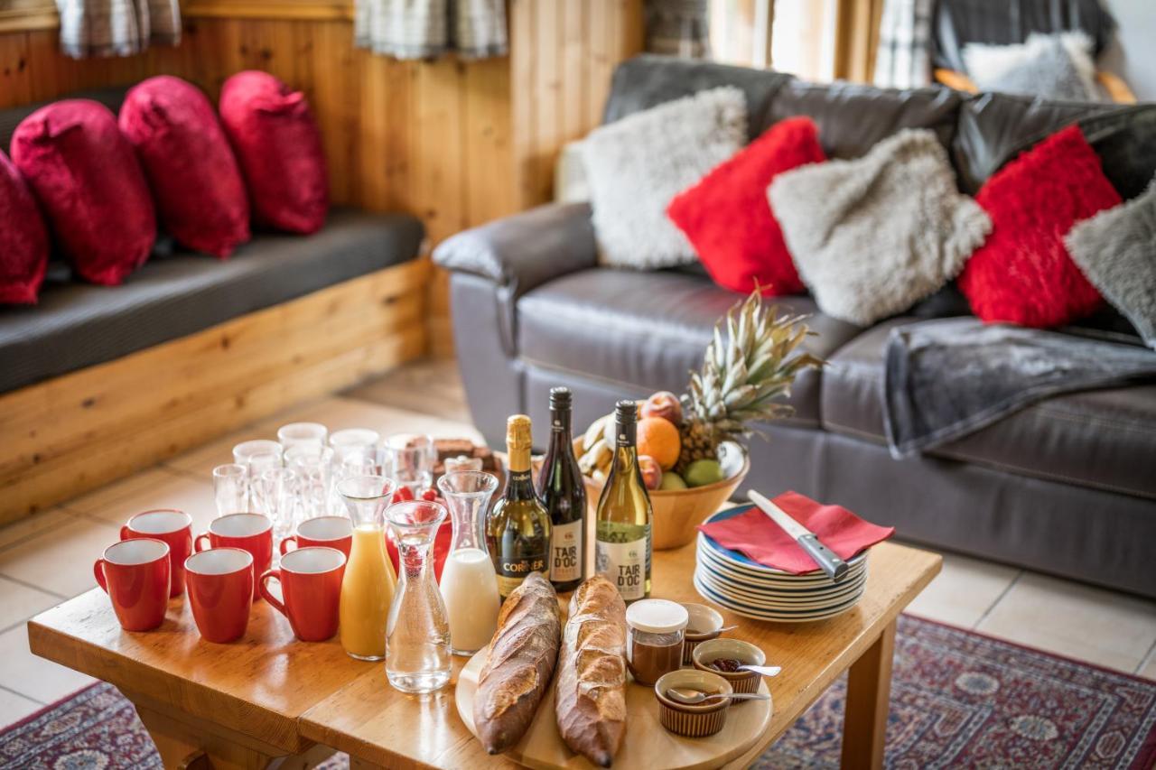Chalet Himalaya , 10 Person Chalet With 5 Ensuite Bedrooms And Outdoor Jacuzzi In Meribel Centre Exterior photo